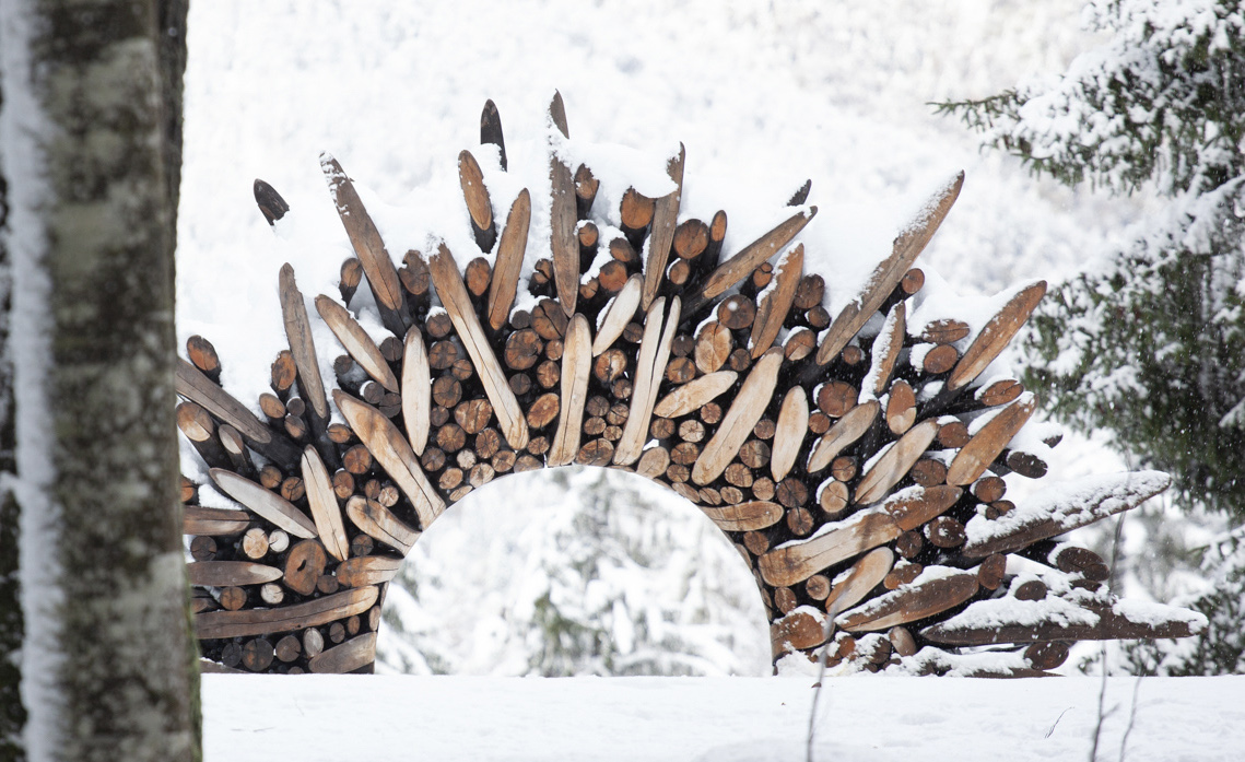 Nell'area di Malga Costa del parco di sculture Arte Sella, l'opera di Jaehyo Lee del 2015.